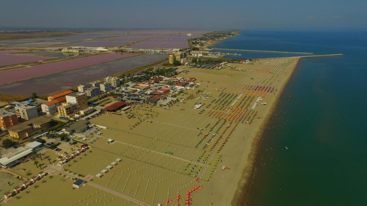 Torquemada Beach Club Margherita Di Savoia Exterior foto